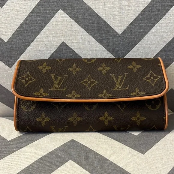 Auth Louis Vuitton Monogram Pochette Twin PM - Picture 1 of 11